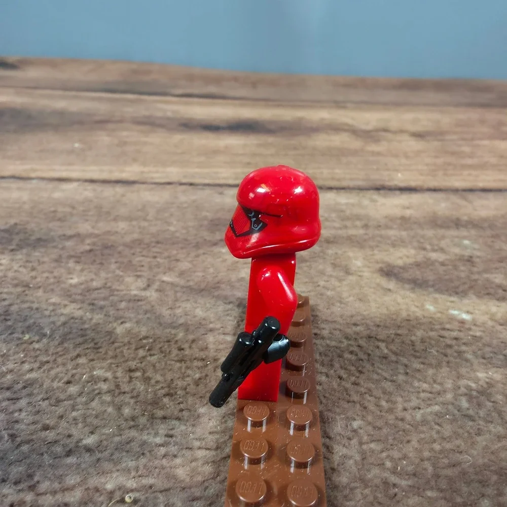 LEGO Sith Trooper Minifigure sw1065 Red Excellent Star Wars Episode IX Figure